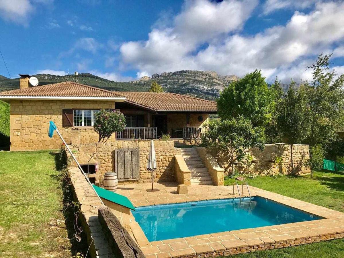 Sagastienea Villa Con Piscina Y Tenis En La Rioja Samaniego Luaran gambar