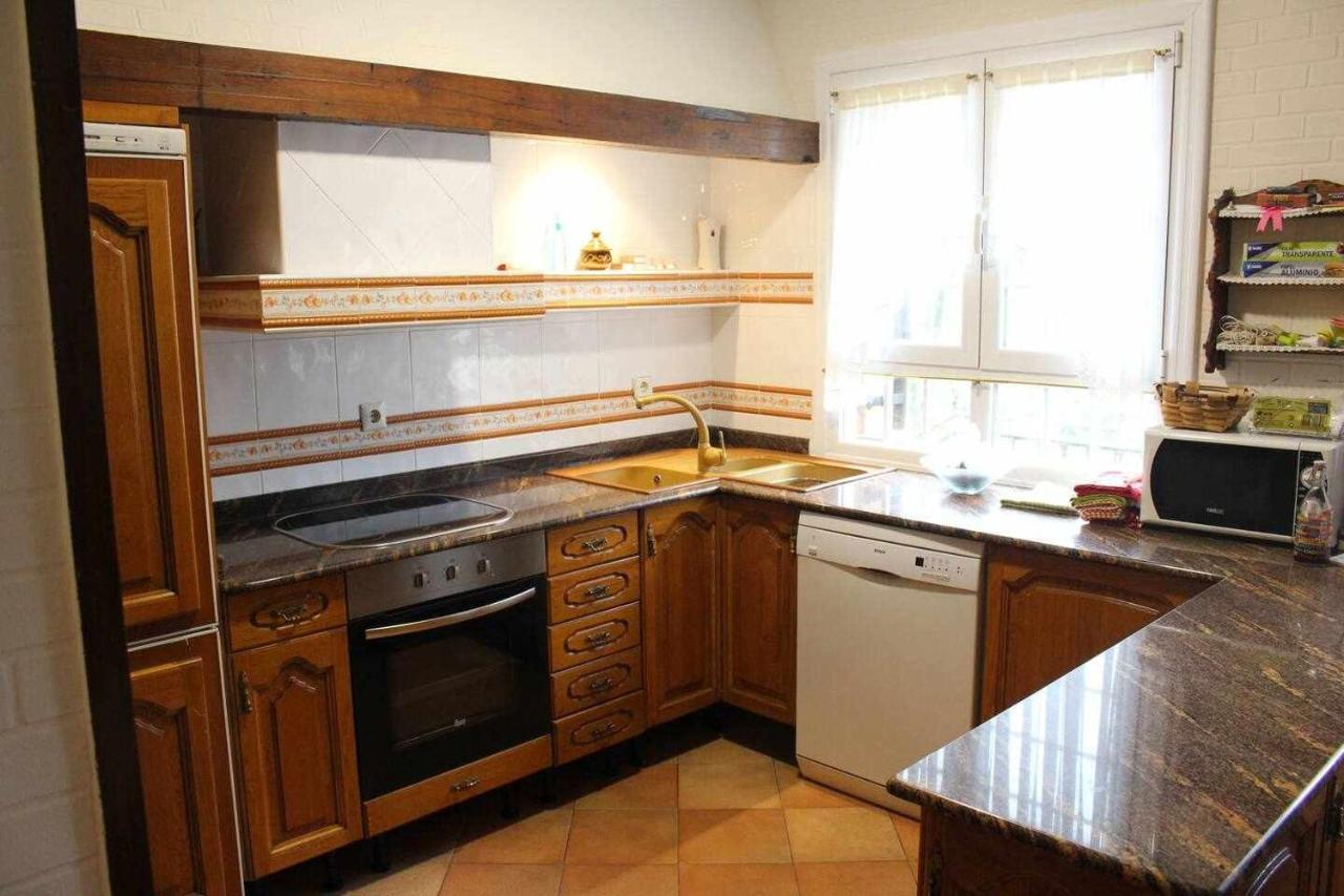 Sagastienea Villa Con Piscina Y Tenis En La Rioja Samaniego Luaran gambar